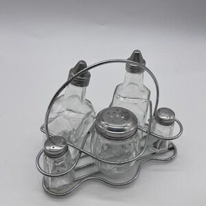 Retro silver salt‎ and pepper shaker set plus more kitchen